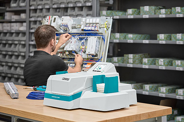 Инновационный струйный УФ-принтер BLUEMARK E.CARD