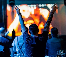 А потому, что мы банда...